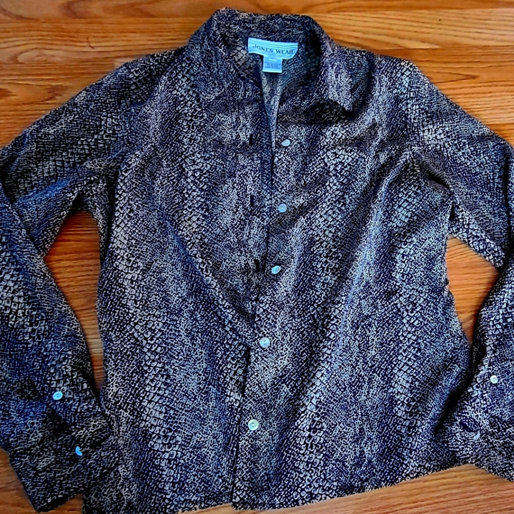 Vintage Jones Wear Button Up Blouse